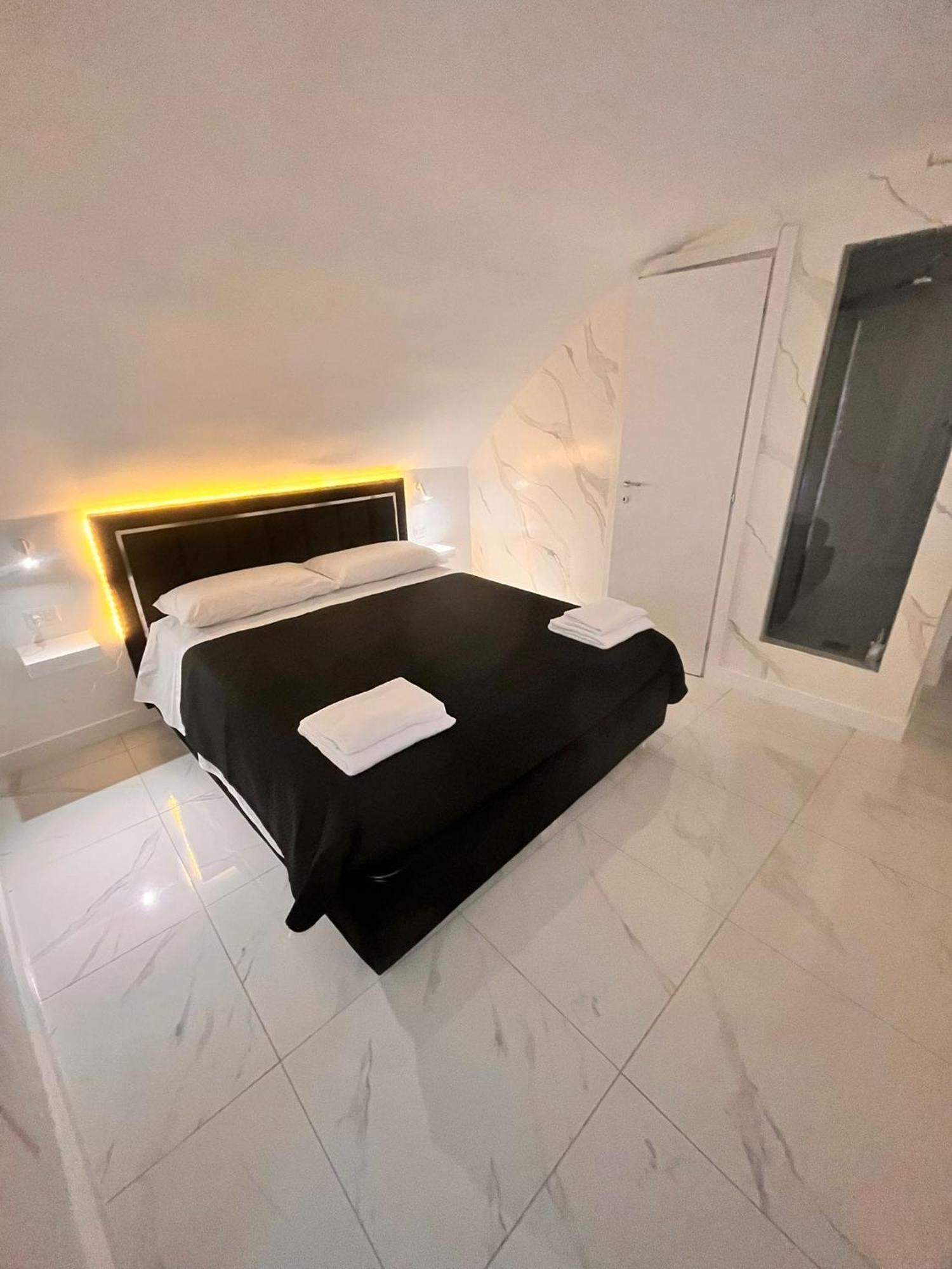 Suite Luxury Toto Napoli Exterior foto